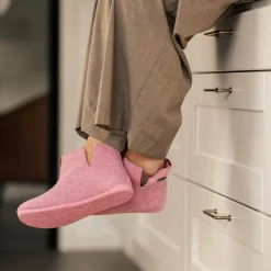Ester slippers