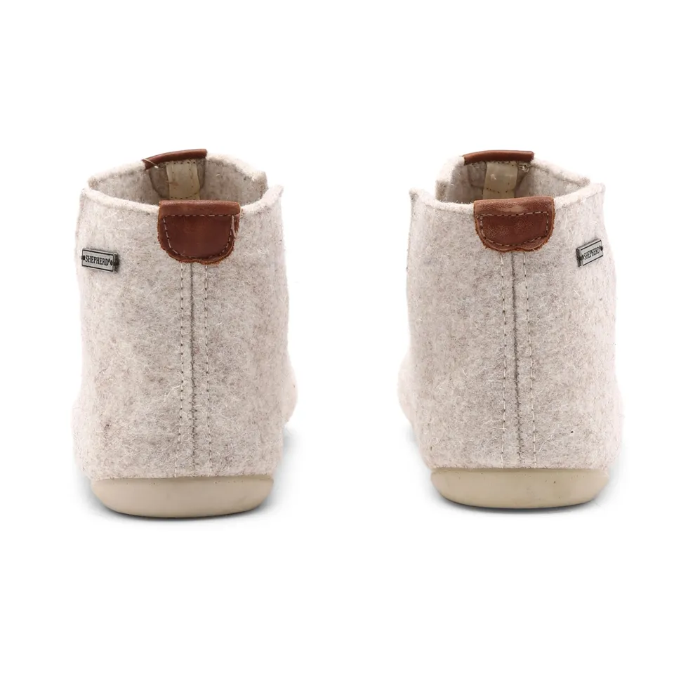 Ester slippers