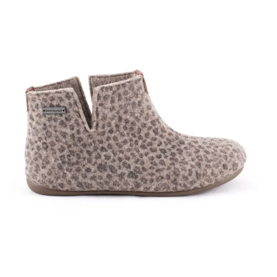 Ester wool slippers