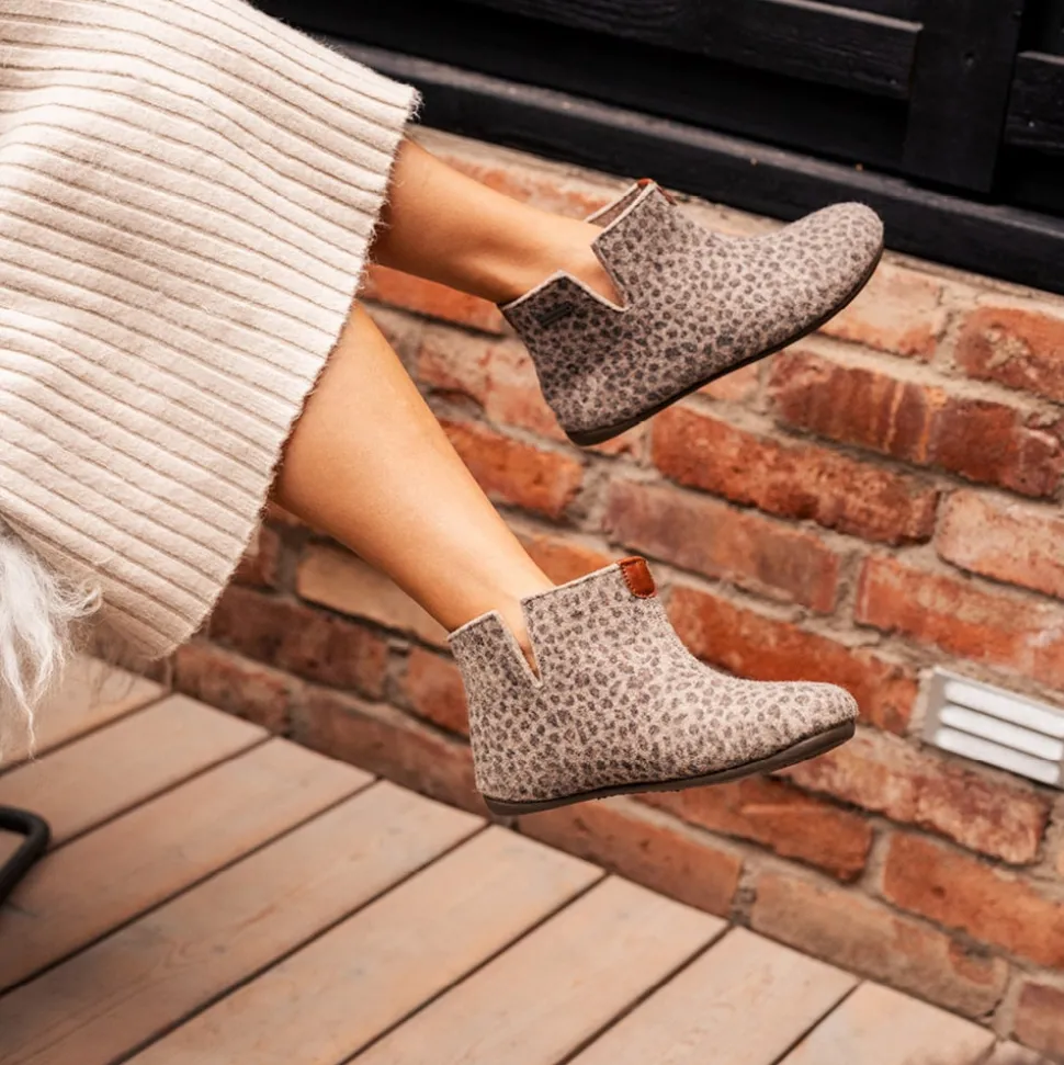 Ester wool slippers