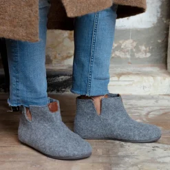 Ester wool slippers