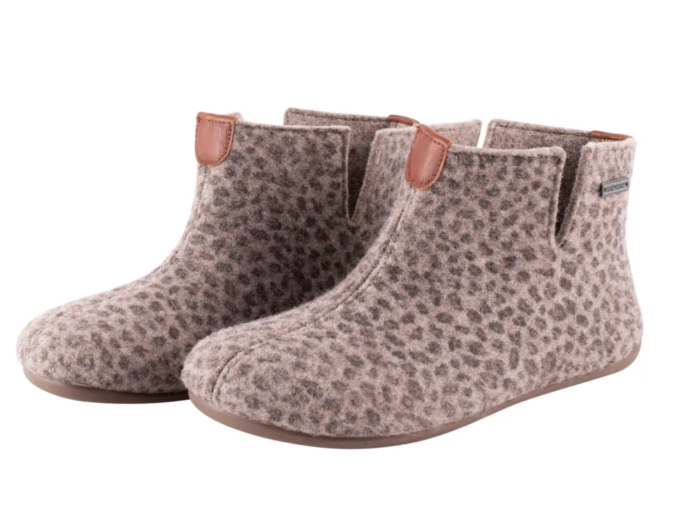 Ester wool slippers