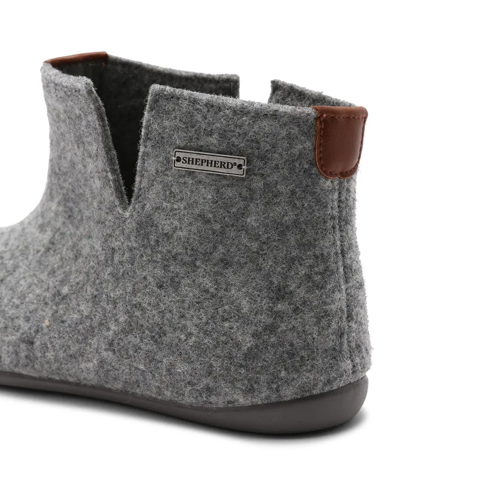Ester wool slippers