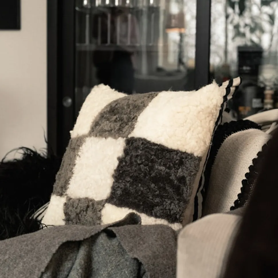 Ruth cushion