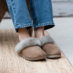 Sandy slippers