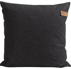 Tina cushion