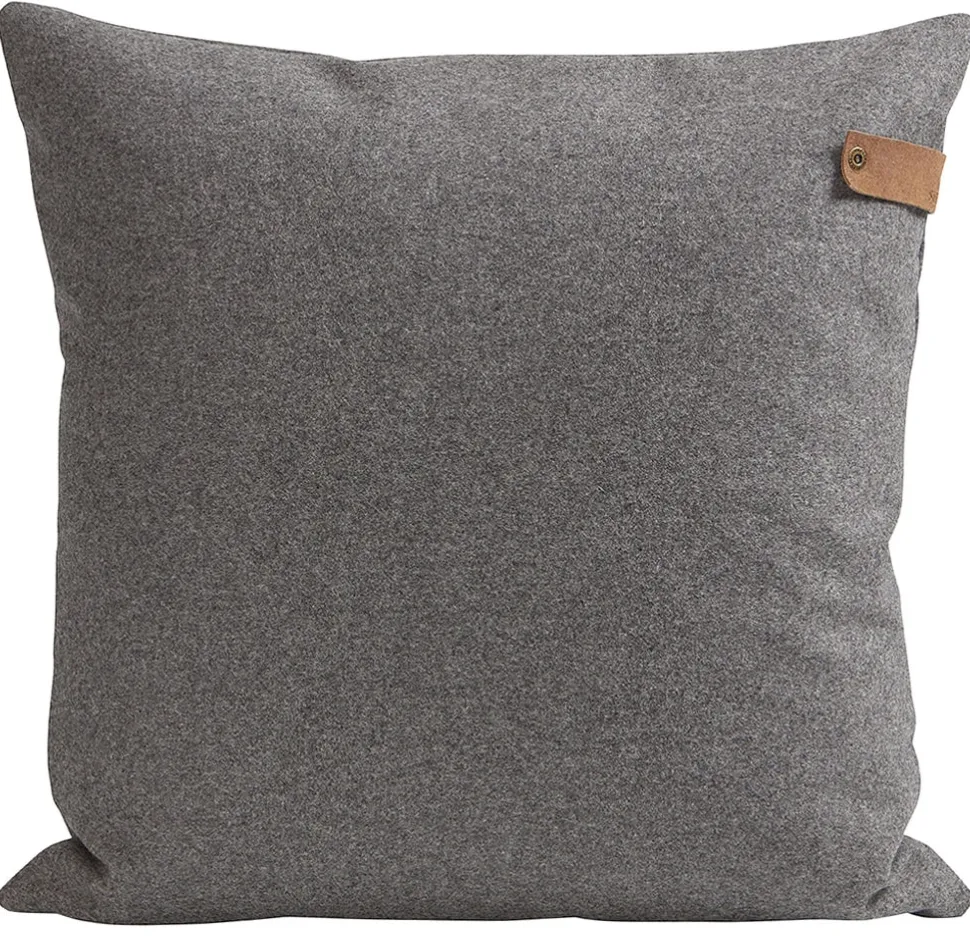 Tina cushion