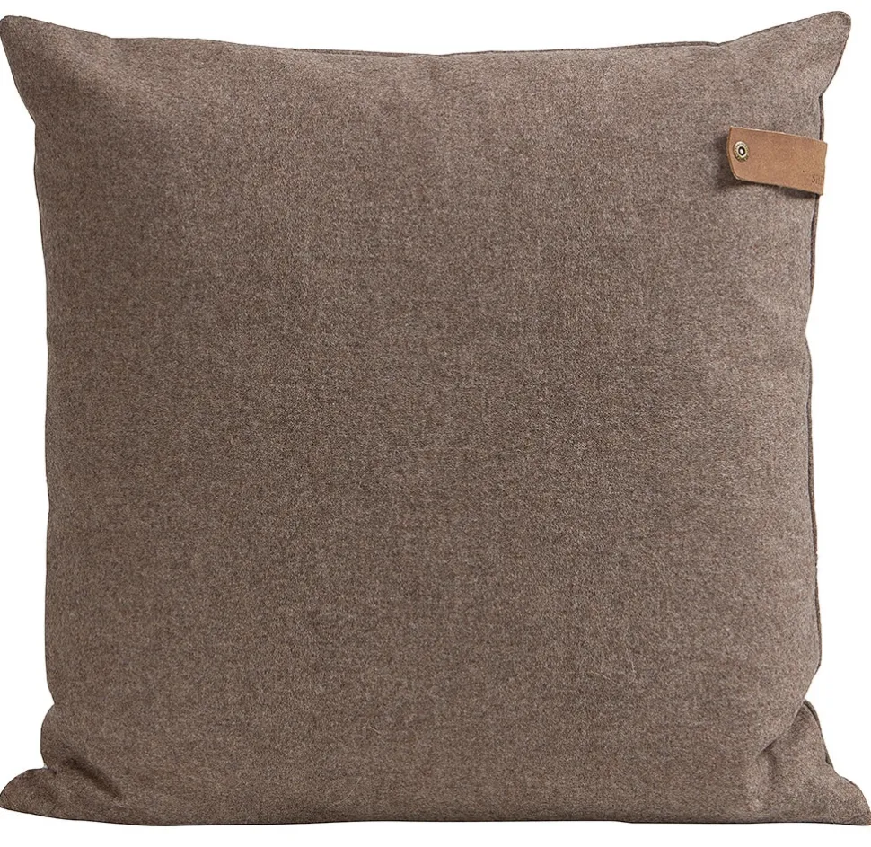Tina cushion